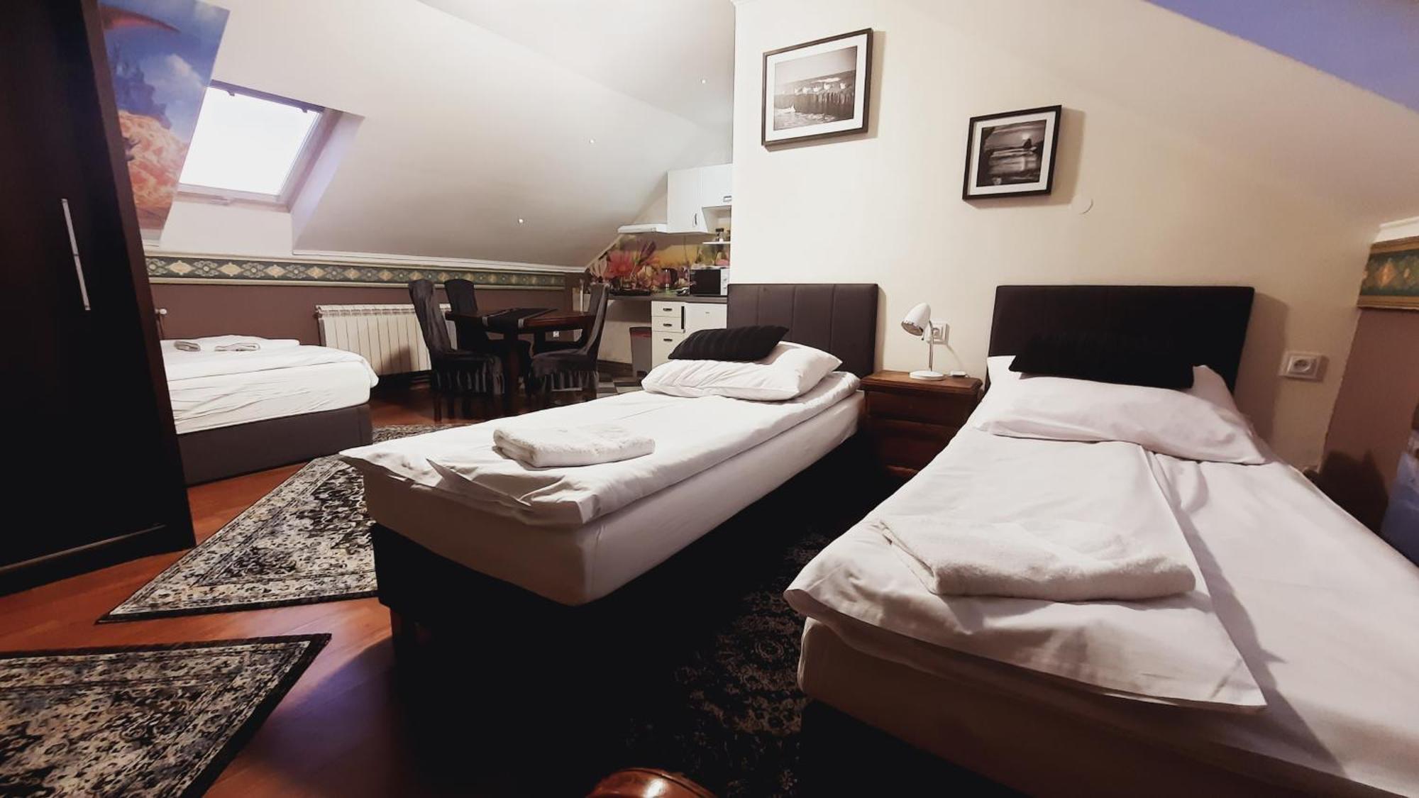 Hotel Rezydencja Rosa プシェムィシル エクステリア 写真