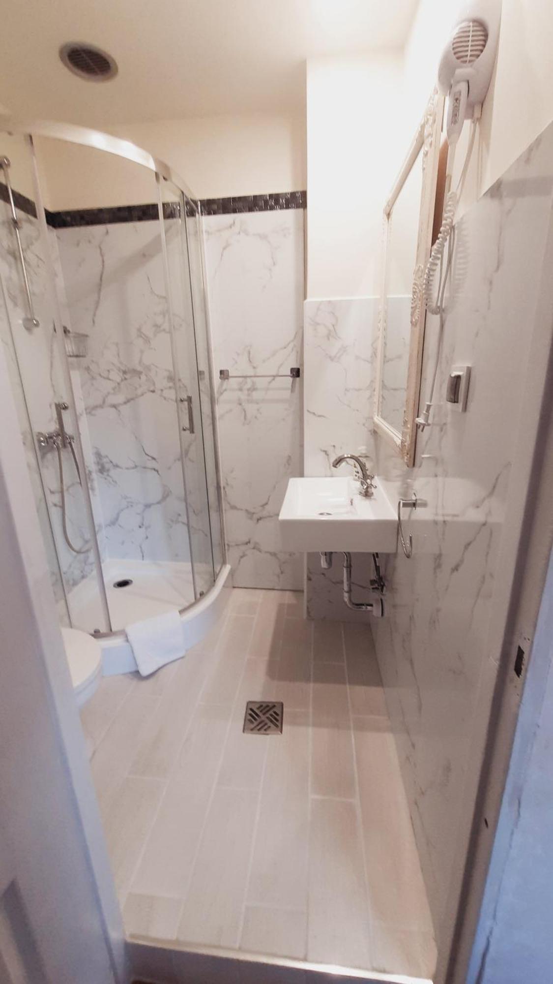 Hotel Rezydencja Rosa プシェムィシル エクステリア 写真
