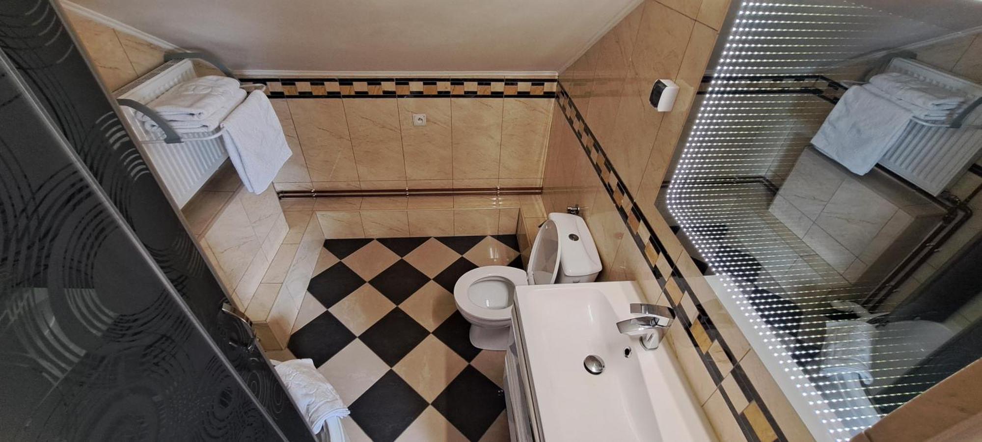 Hotel Rezydencja Rosa プシェムィシル エクステリア 写真