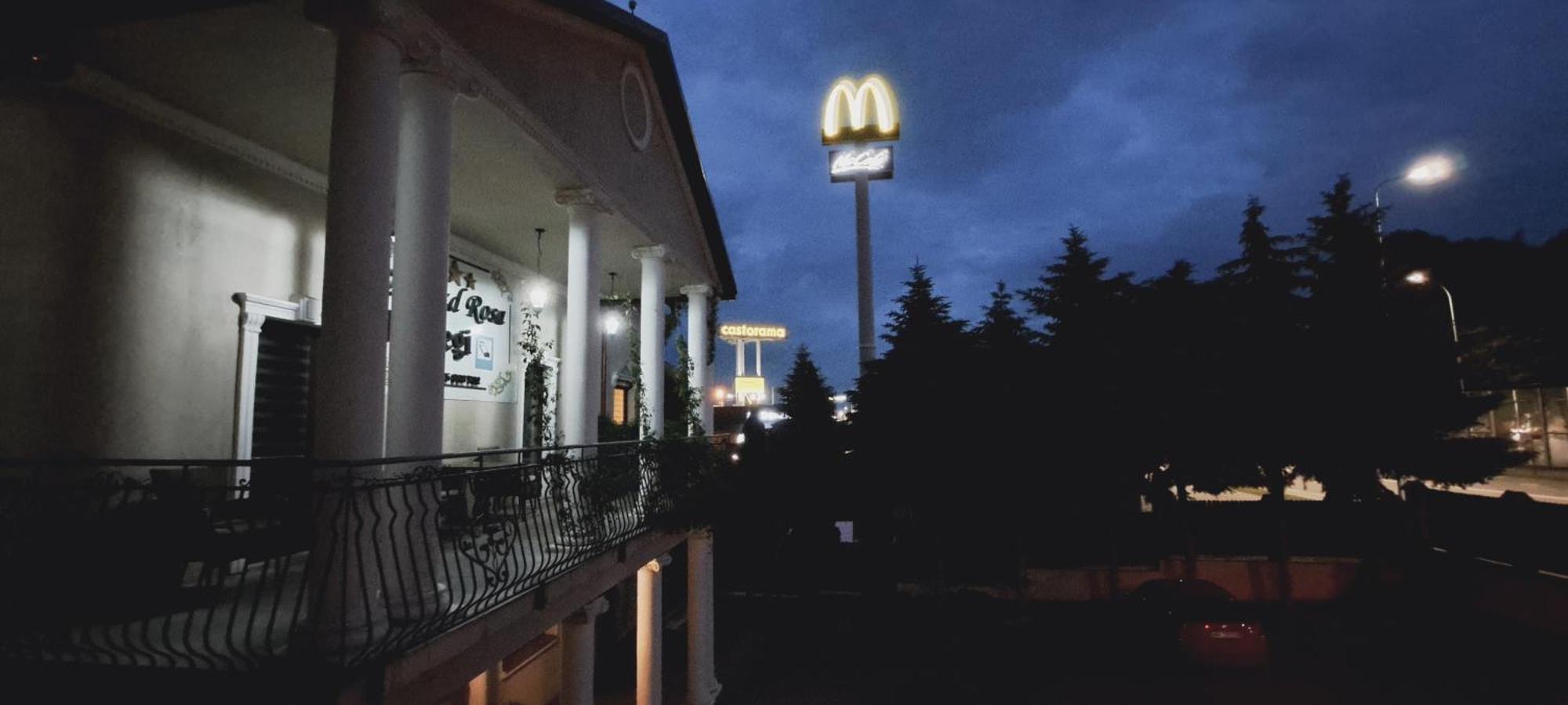Hotel Rezydencja Rosa プシェムィシル エクステリア 写真