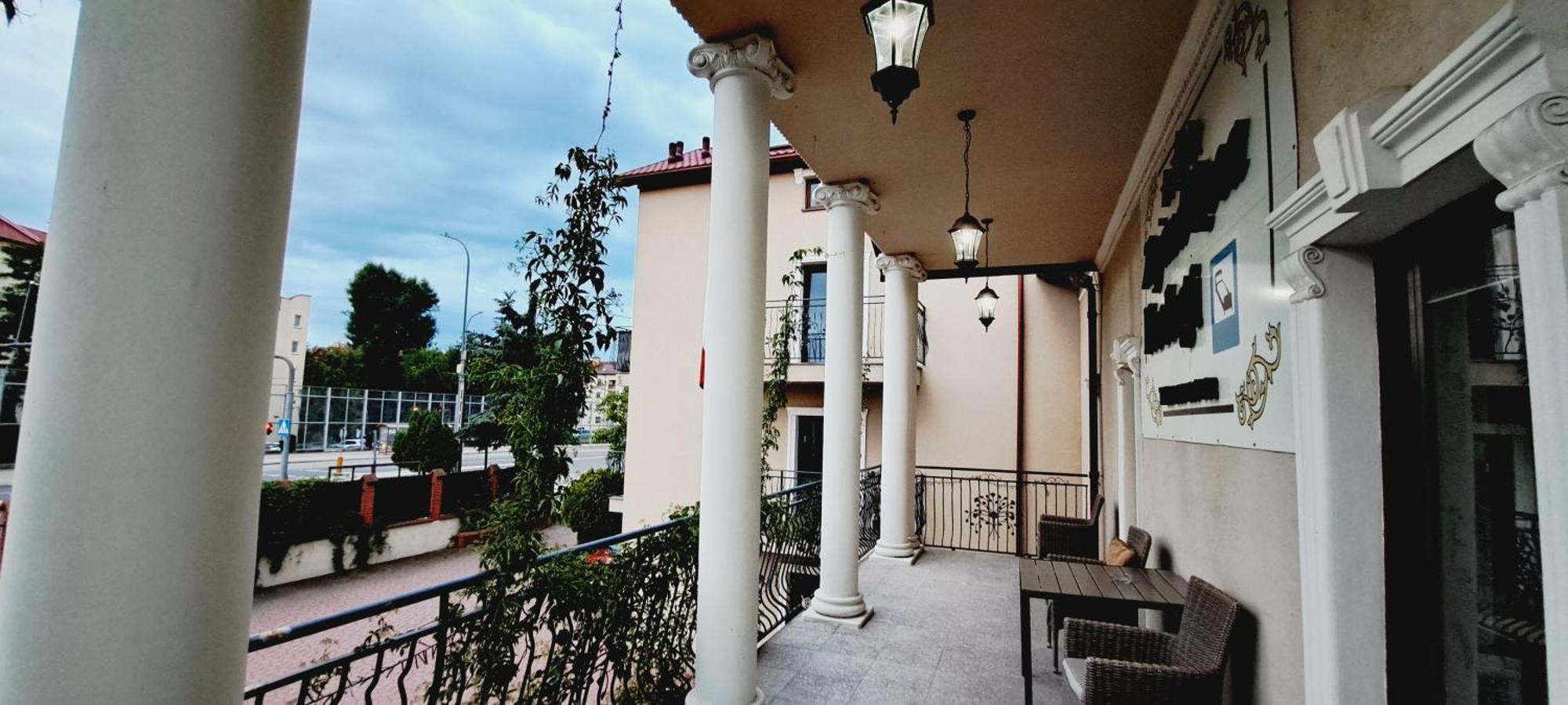 Hotel Rezydencja Rosa プシェムィシル エクステリア 写真