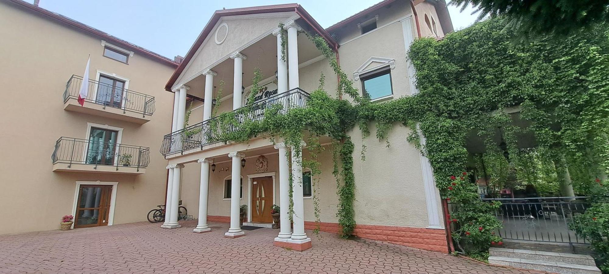 Hotel Rezydencja Rosa プシェムィシル エクステリア 写真